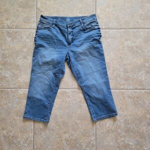 St. Johns Bay Denim Capri Size 16P